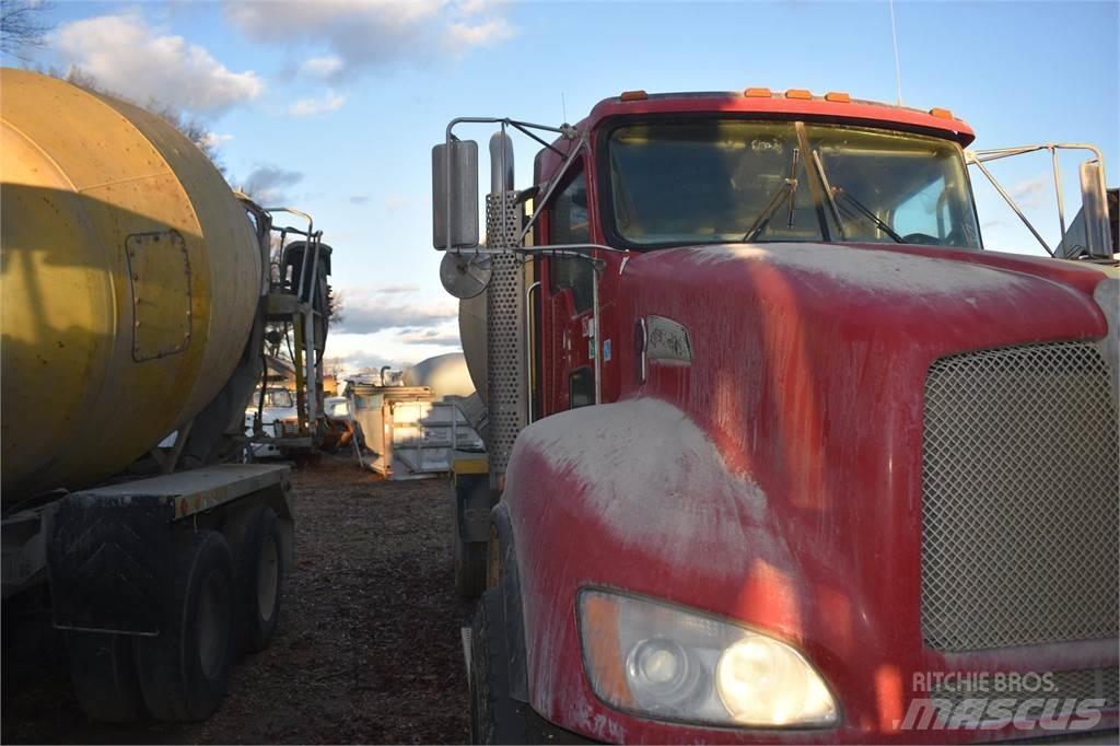 Kenworth T440 Betonkeverők/Betonpumpák