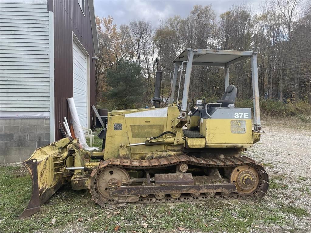 Komatsu D37E-5 lánctalpas dózerek