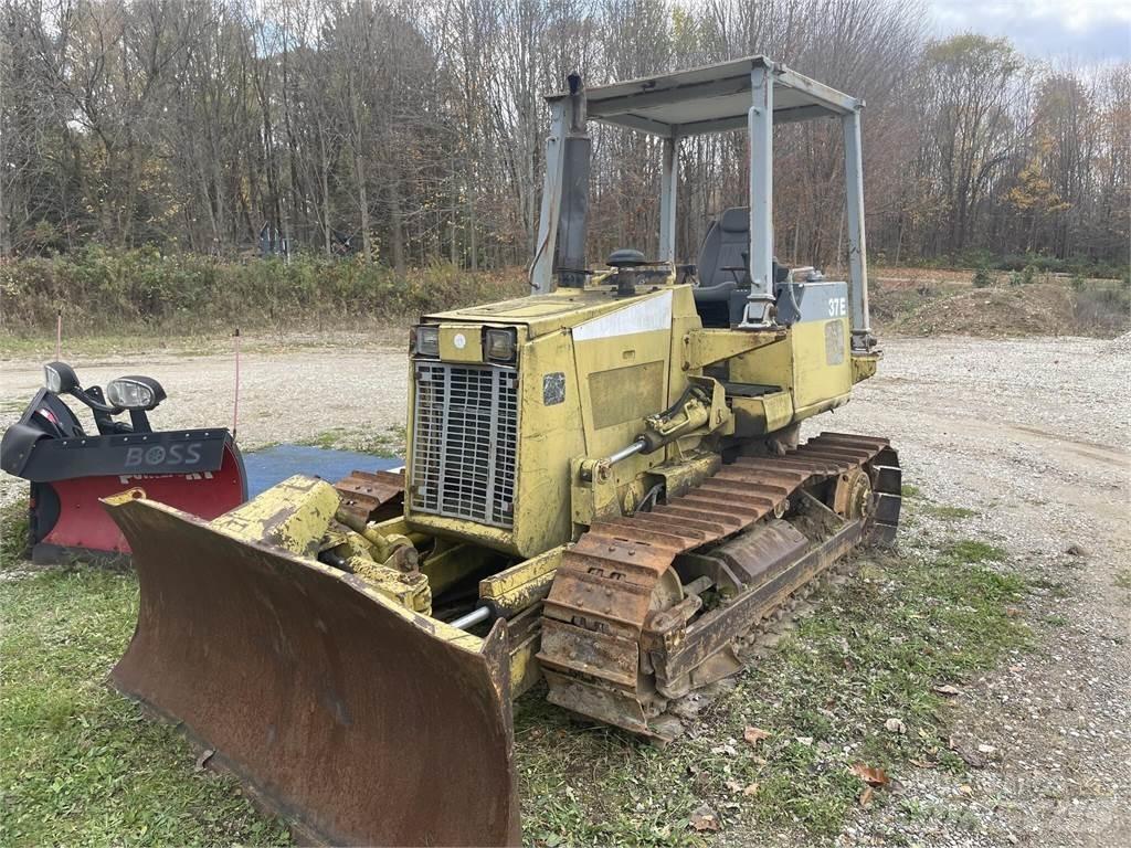 Komatsu D37E-5 lánctalpas dózerek