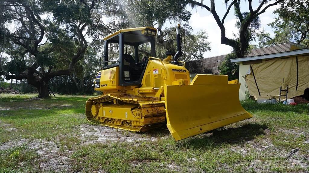 Komatsu D39PX-24 lánctalpas dózerek