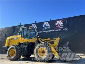 Komatsu WA270-8 Gumikerekes homlokrakodók