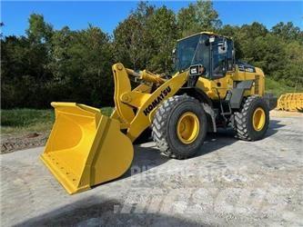 Komatsu WA320-8 Gumikerekes homlokrakodók