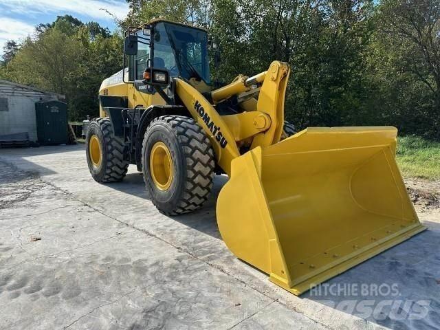 Komatsu WA320-8 Gumikerekes homlokrakodók