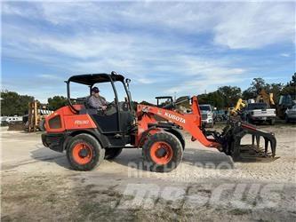 Kubota R530 Gumikerekes homlokrakodók