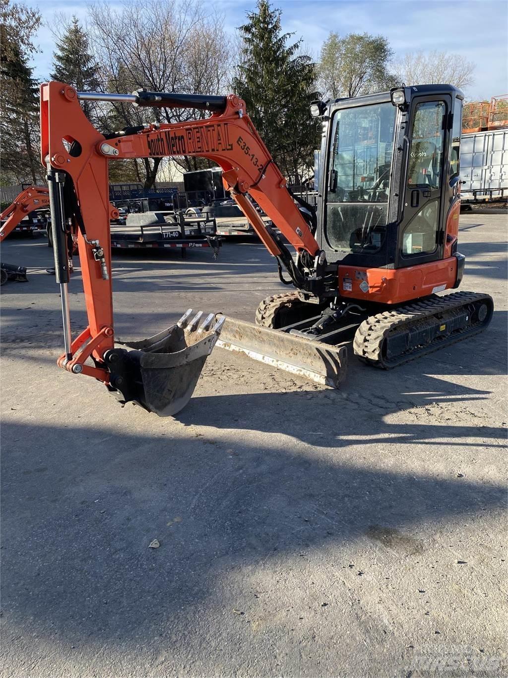 Kubota U35-4 Mini kotrók < 7t