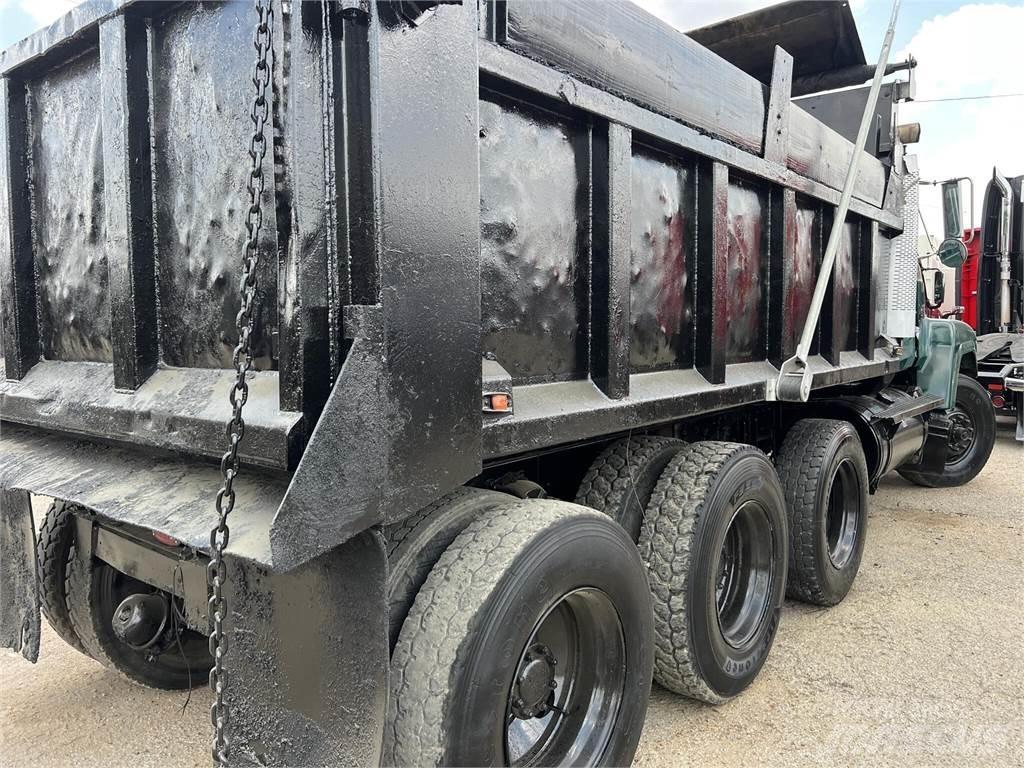 Mack CH613 Billenő teherautók