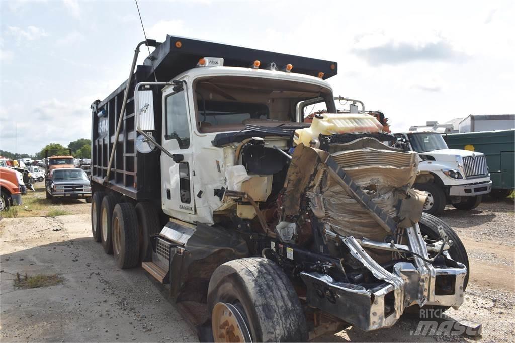 Mack GRANITE GU713 Billenő teherautók