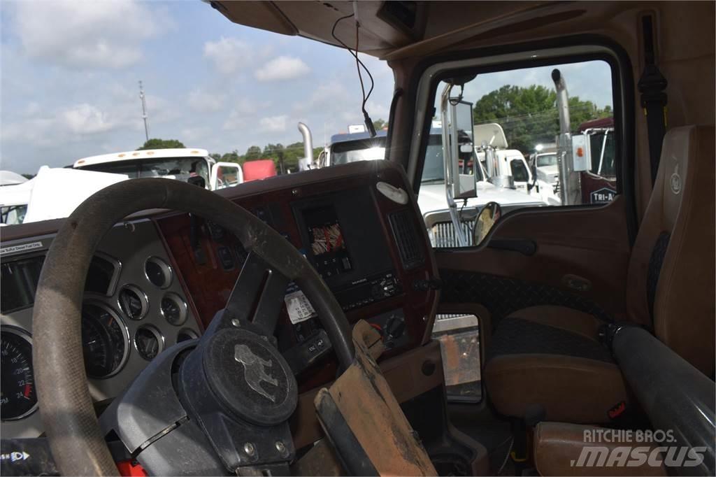 Mack GRANITE GU713 Billenő teherautók