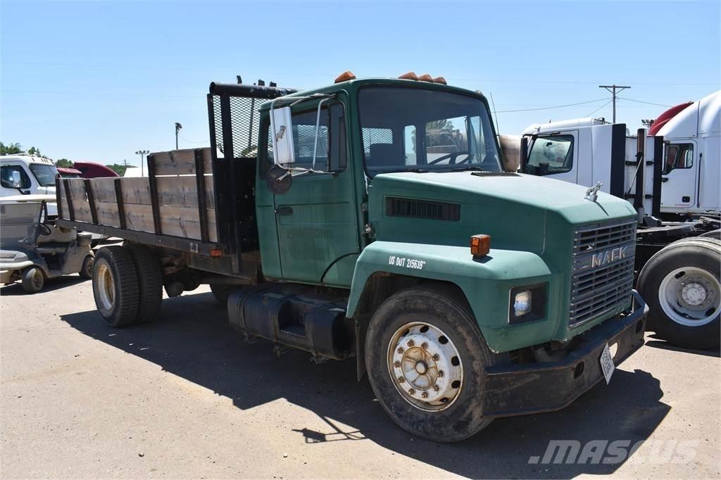 Mack MIDLINER CS200 Billenő teherautók