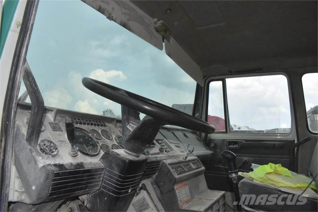 Mack MIDLINER CS200 Tartályos teherautók