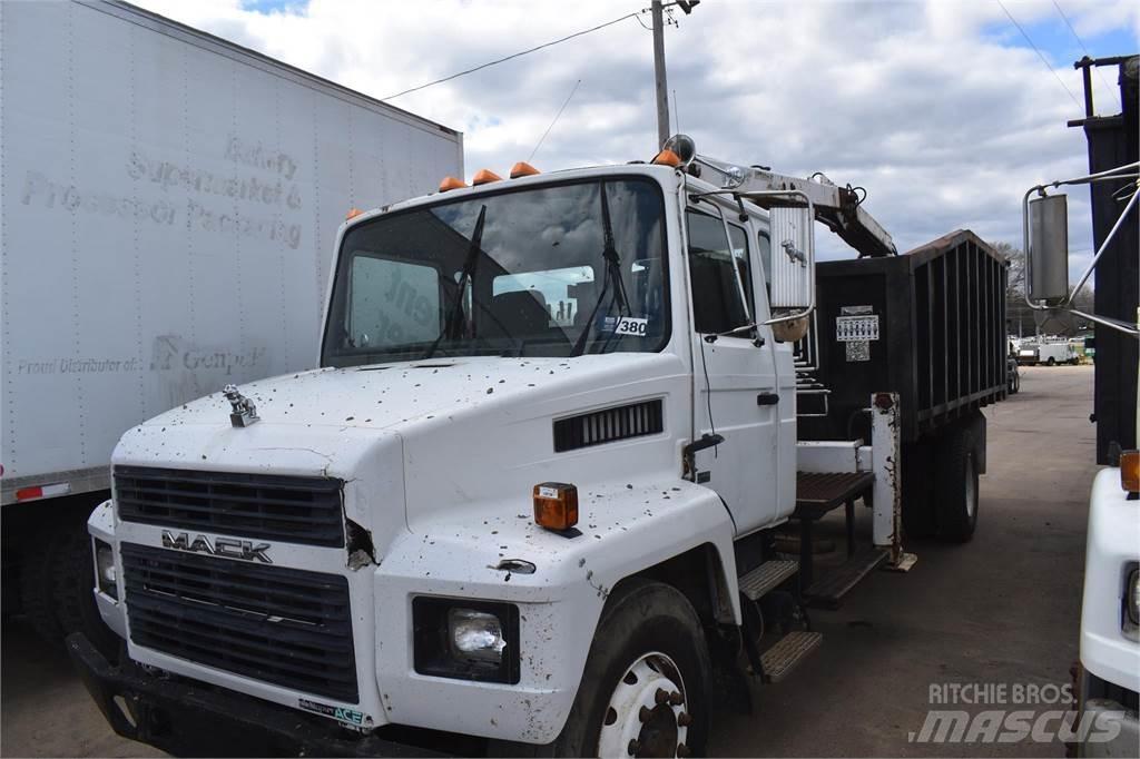 Mack MIDLINER CS300 Darus teherautók