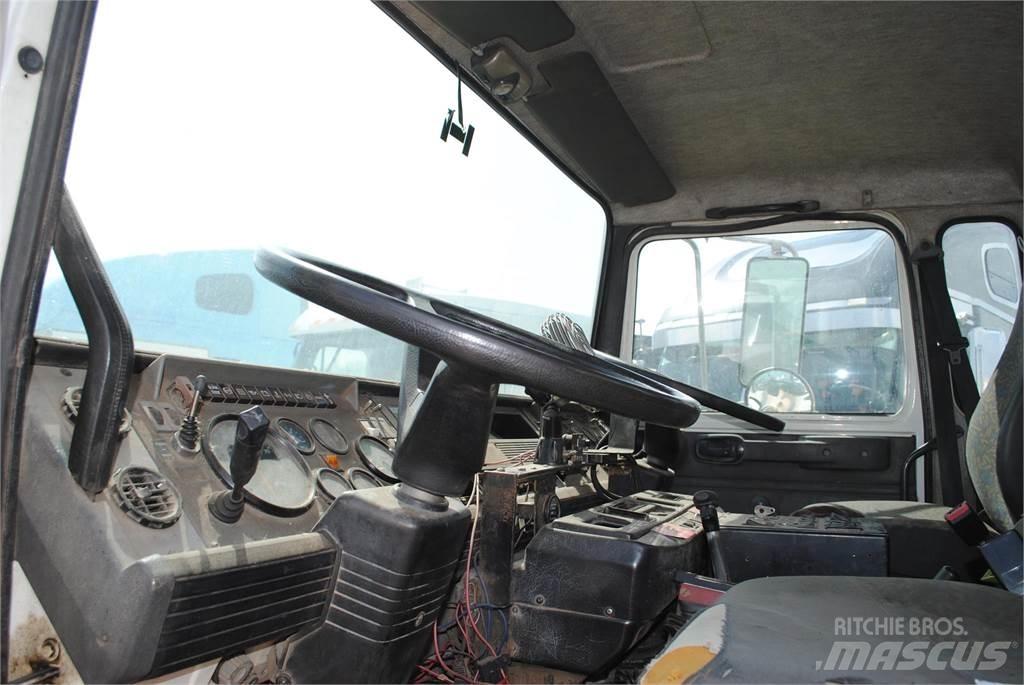 Mack MIDLINER MS250 Utcaseprő teherautók
