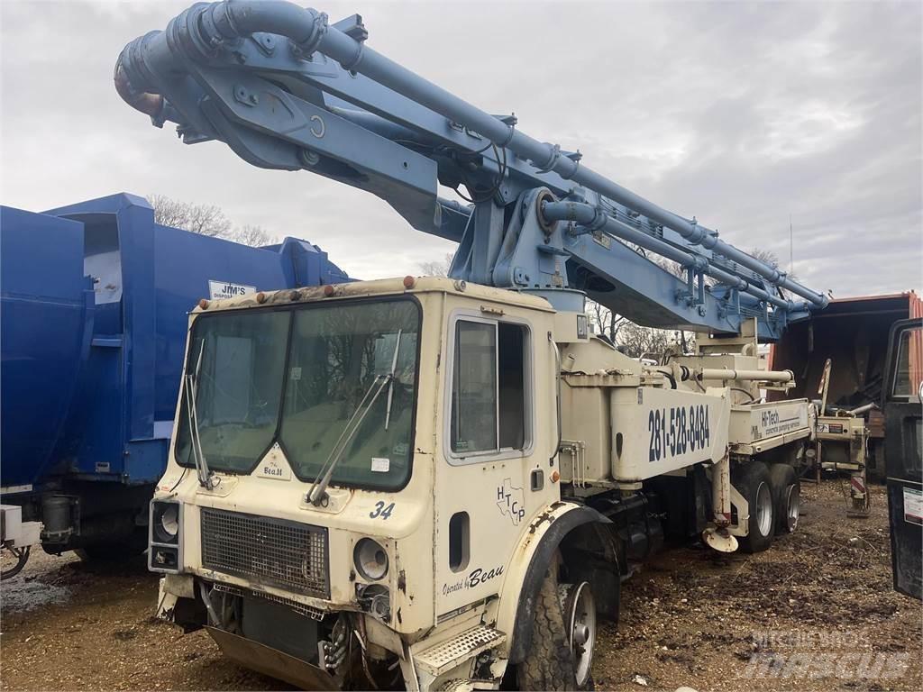 Mack MR686S Betonkeverők/Betonpumpák