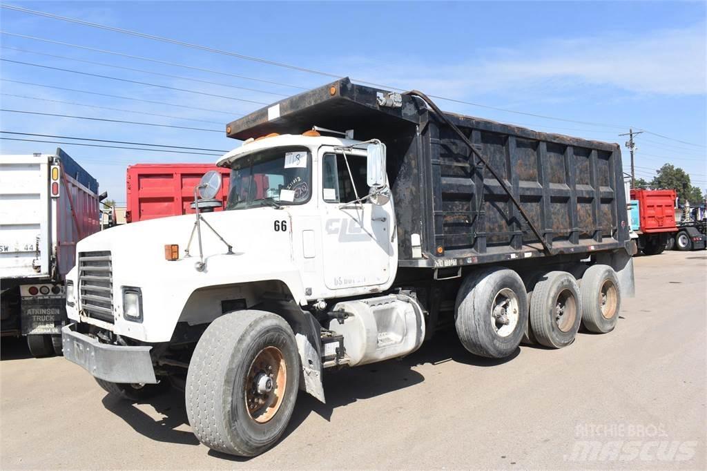 Mack RD688S Billenő teherautók