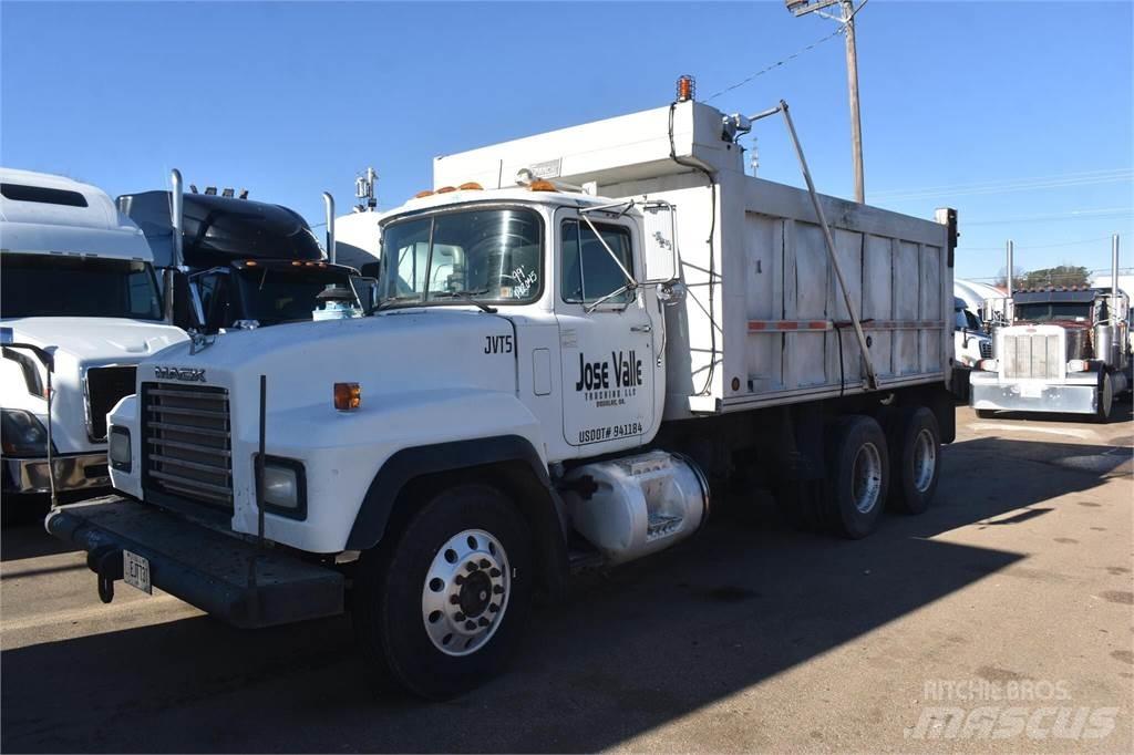 Mack RD688S Billenő teherautók
