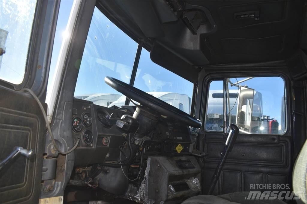 Mack RD688S Billenő teherautók