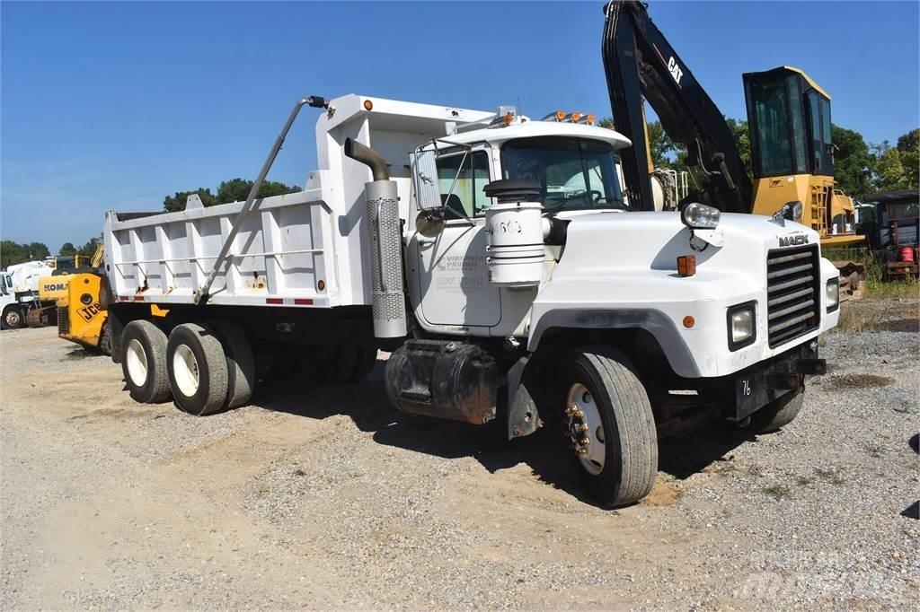 Mack RD690S Billenő teherautók