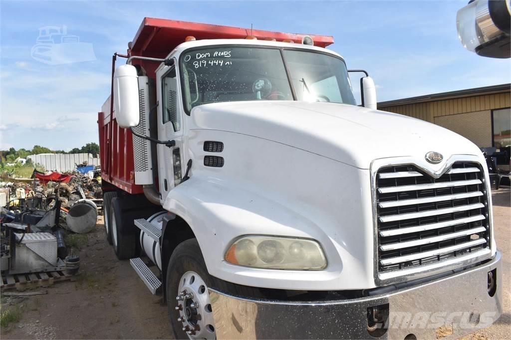 Mack VISION CXN613 Billenő teherautók