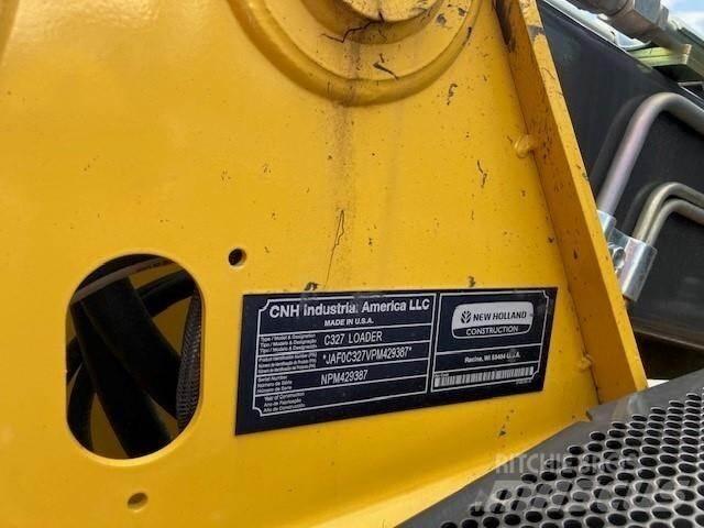 New Holland C327 Kompaktrakodók