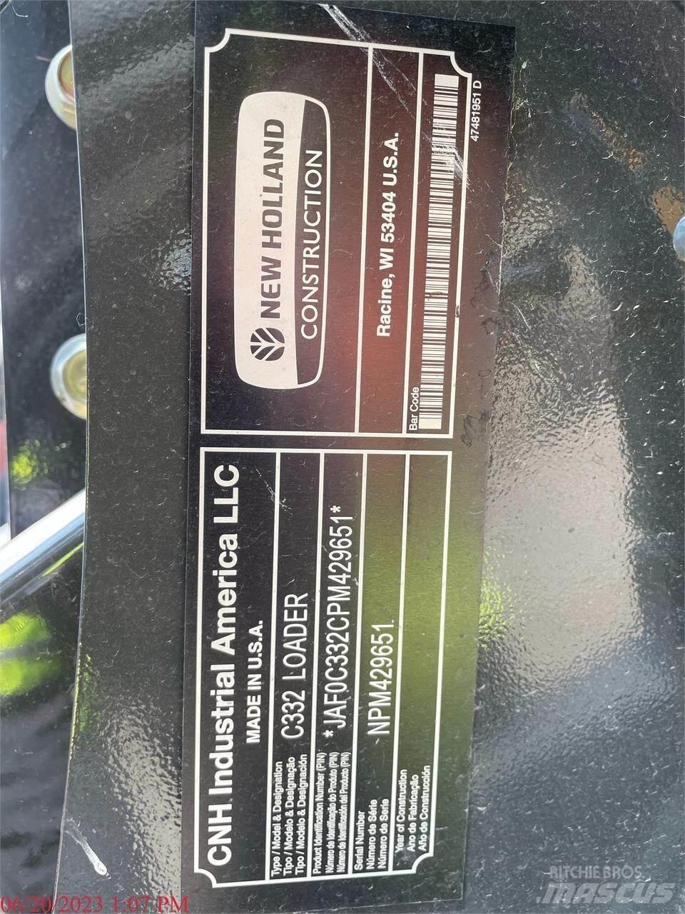 New Holland C332 Kompaktrakodók