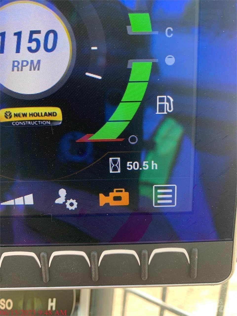 New Holland C332 Kompaktrakodók