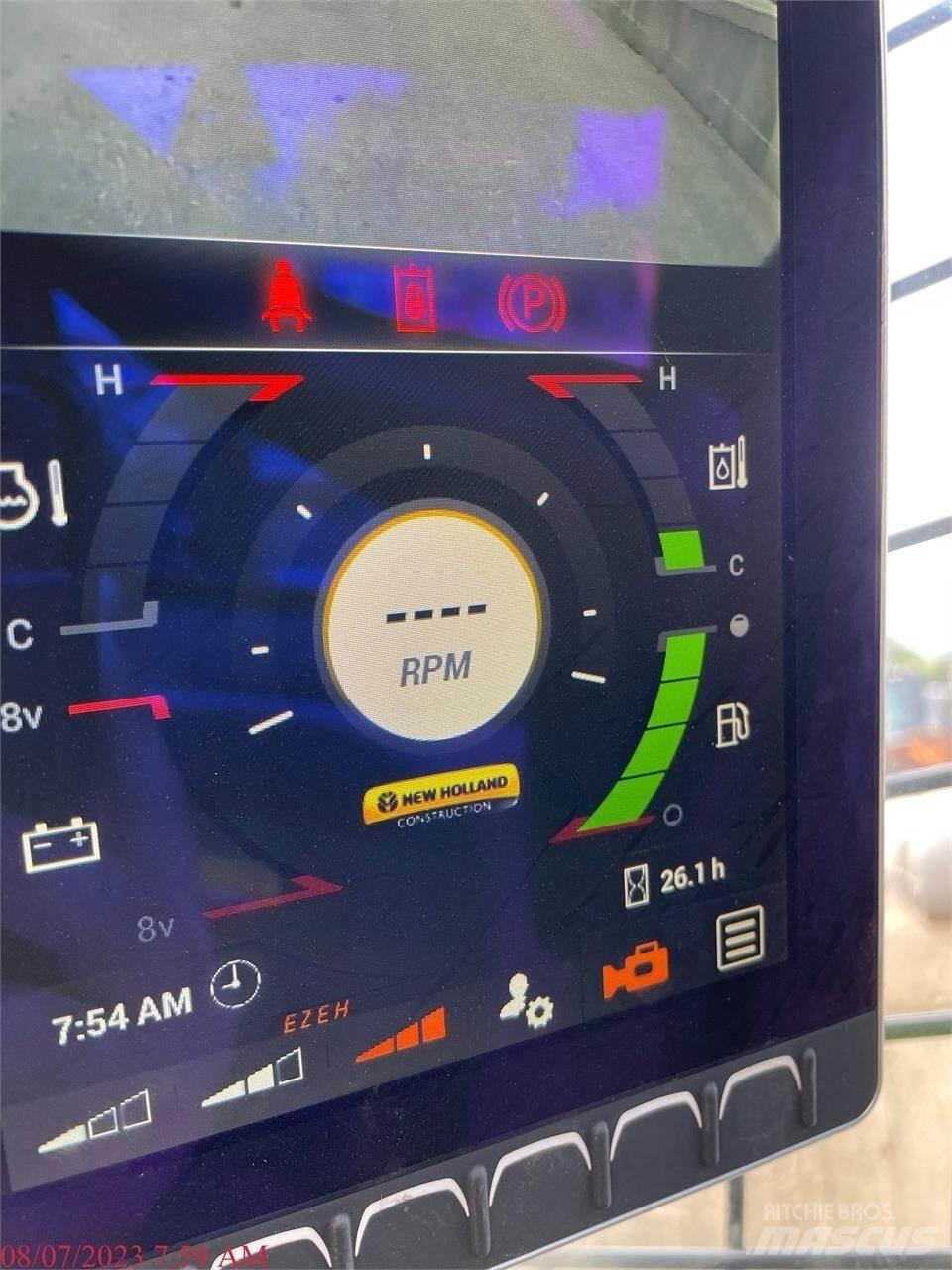 New Holland C337 Kompaktrakodók