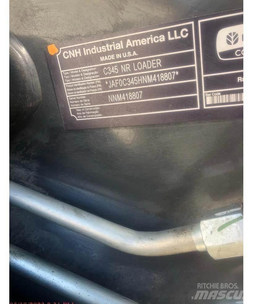 New Holland C345 Kompaktrakodók