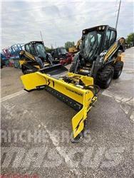 New Holland L328 Kompaktrakodók