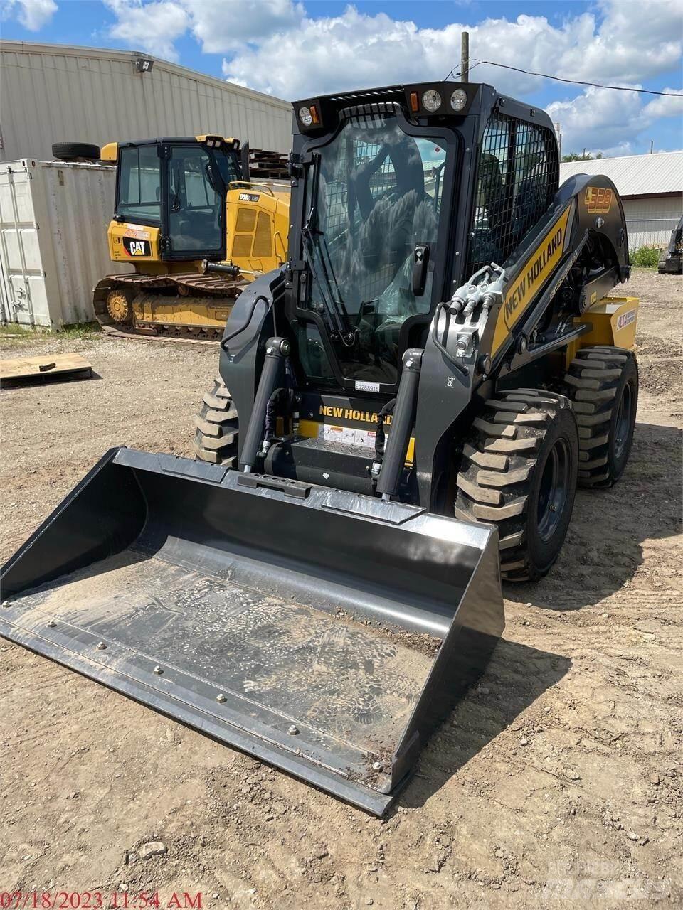 New Holland L328 Kompaktrakodók