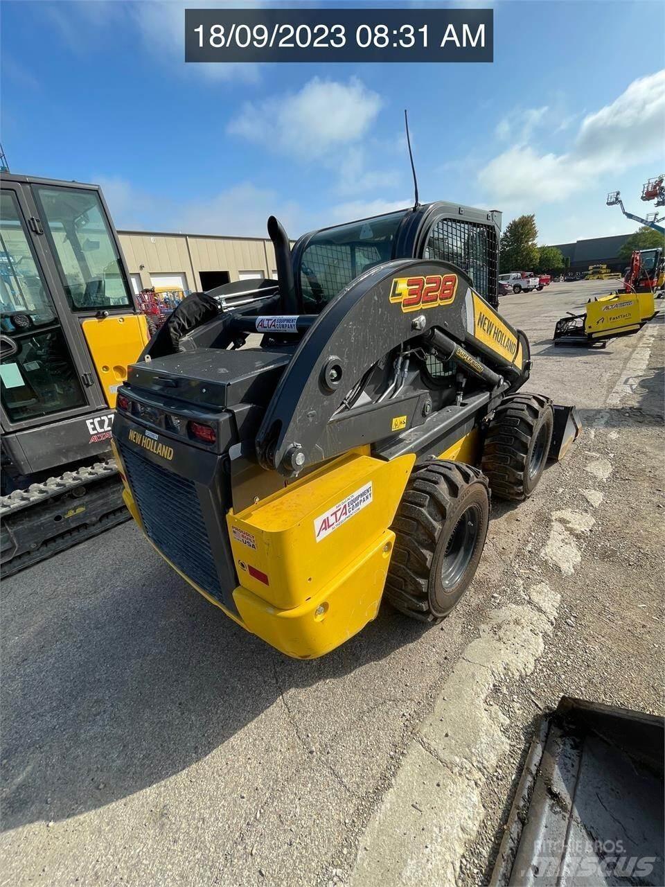 New Holland L328 Kompaktrakodók