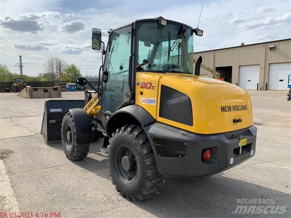 New Holland W80C Gumikerekes homlokrakodók
