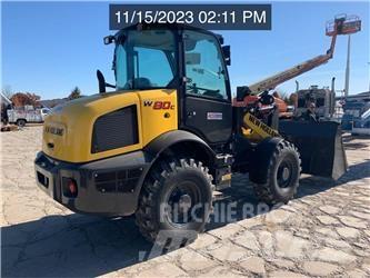 New Holland W80C Gumikerekes homlokrakodók