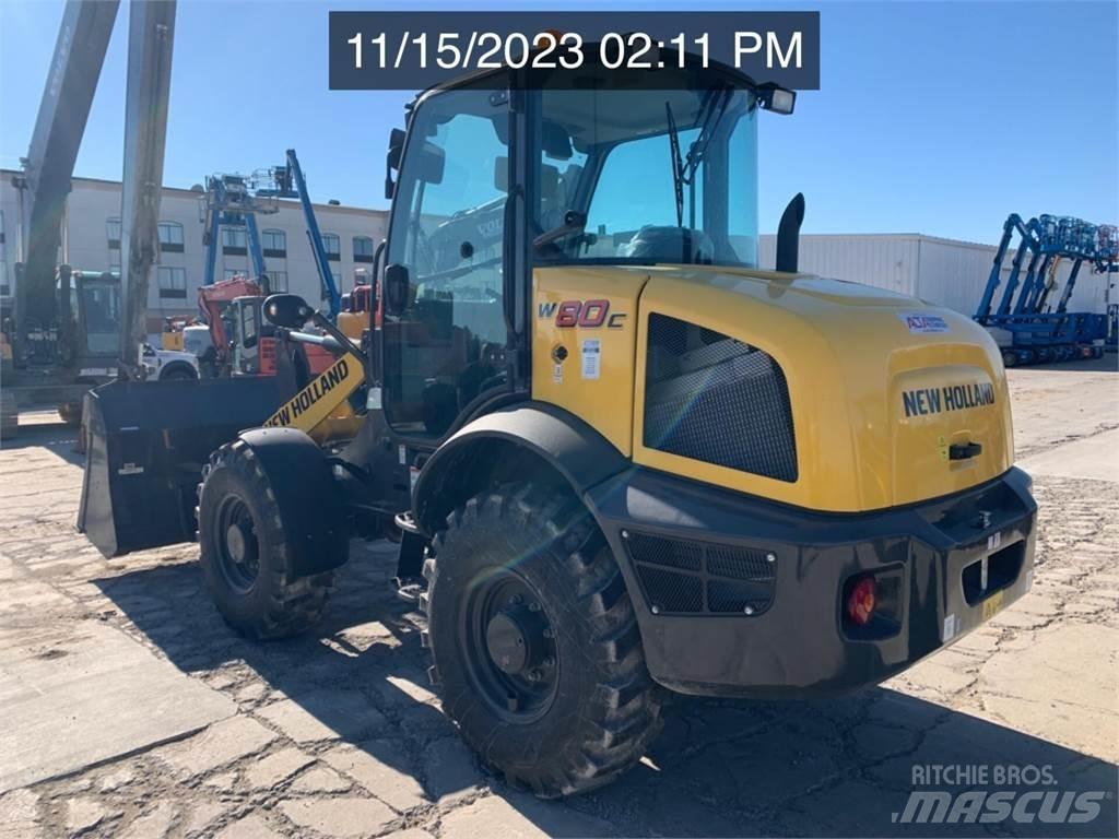 New Holland W80C Gumikerekes homlokrakodók