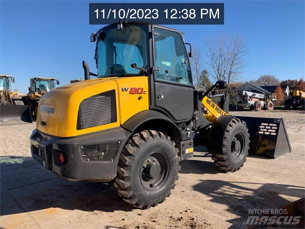 New Holland W80C Gumikerekes homlokrakodók