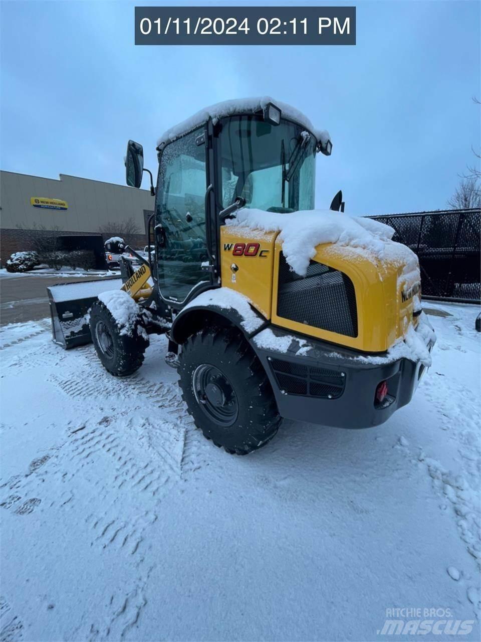 New Holland W80C Gumikerekes homlokrakodók