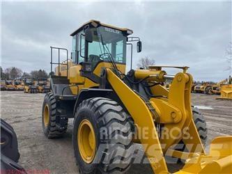 SDLG L948F Gumikerekes homlokrakodók