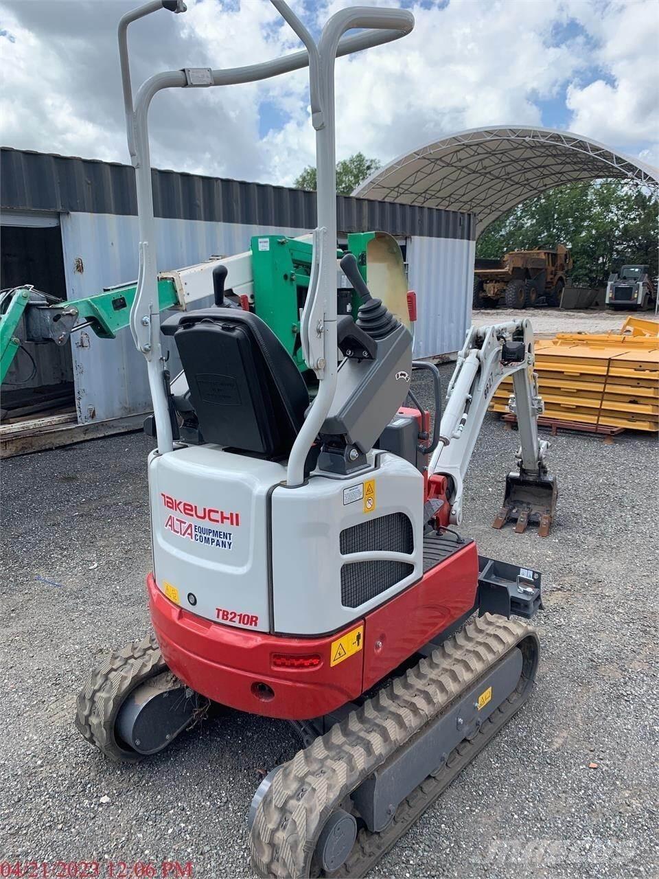 Takeuchi TB210R Mini kotrók < 7t