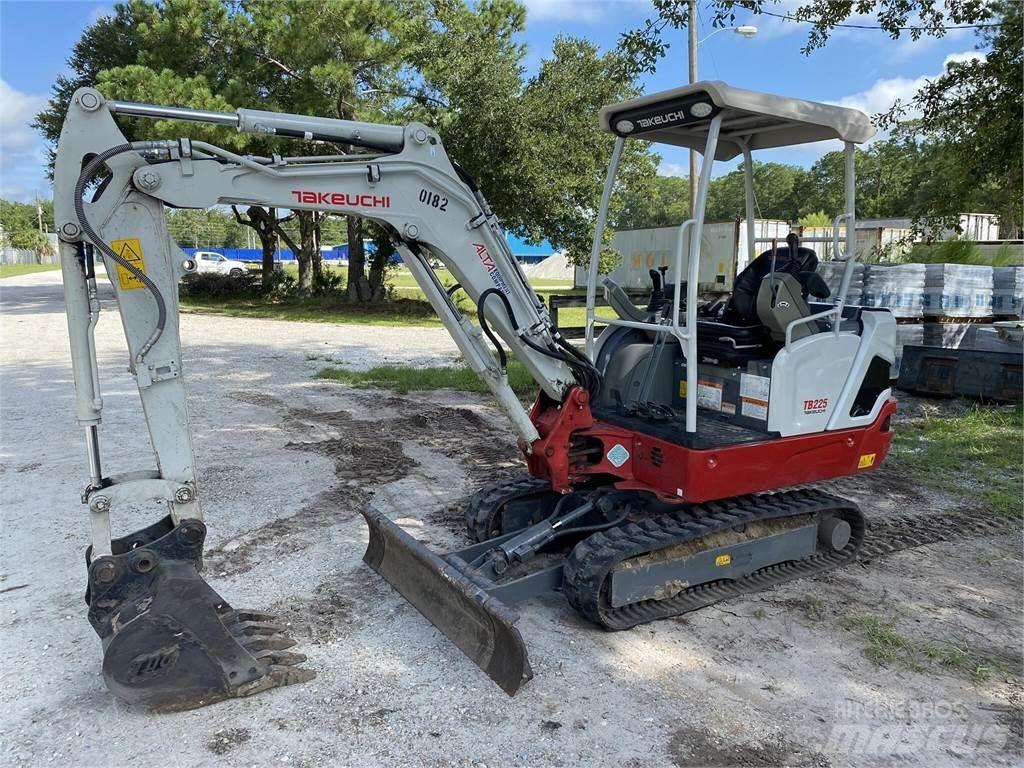 Takeuchi TB225 Mini kotrók < 7t
