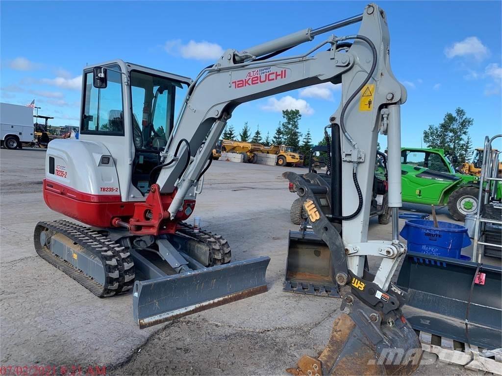 Takeuchi TB235-2 Mini kotrók < 7t