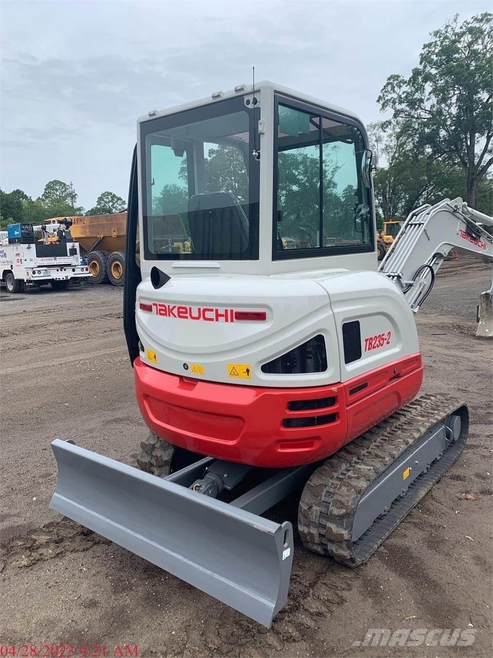 Takeuchi TB235-2 Mini kotrók < 7t
