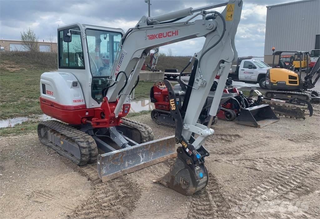 Takeuchi TB235-2 Mini kotrók < 7t