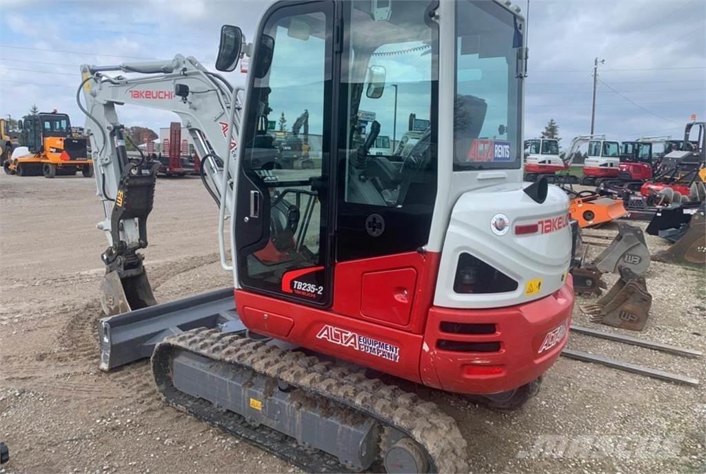 Takeuchi TB235-2 Mini kotrók < 7t
