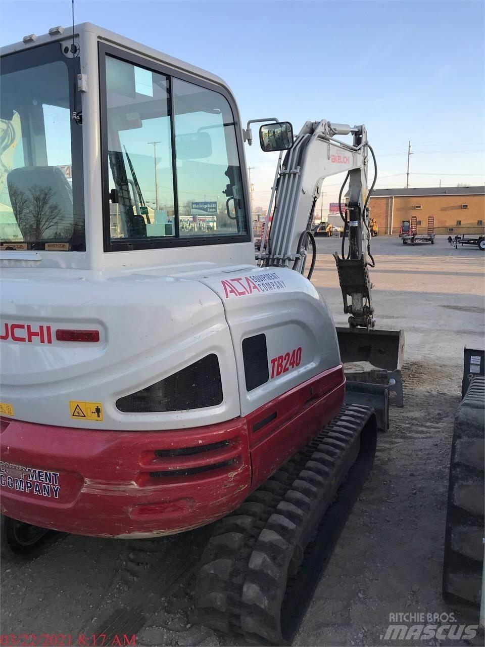Takeuchi TB240 Mini kotrók < 7t
