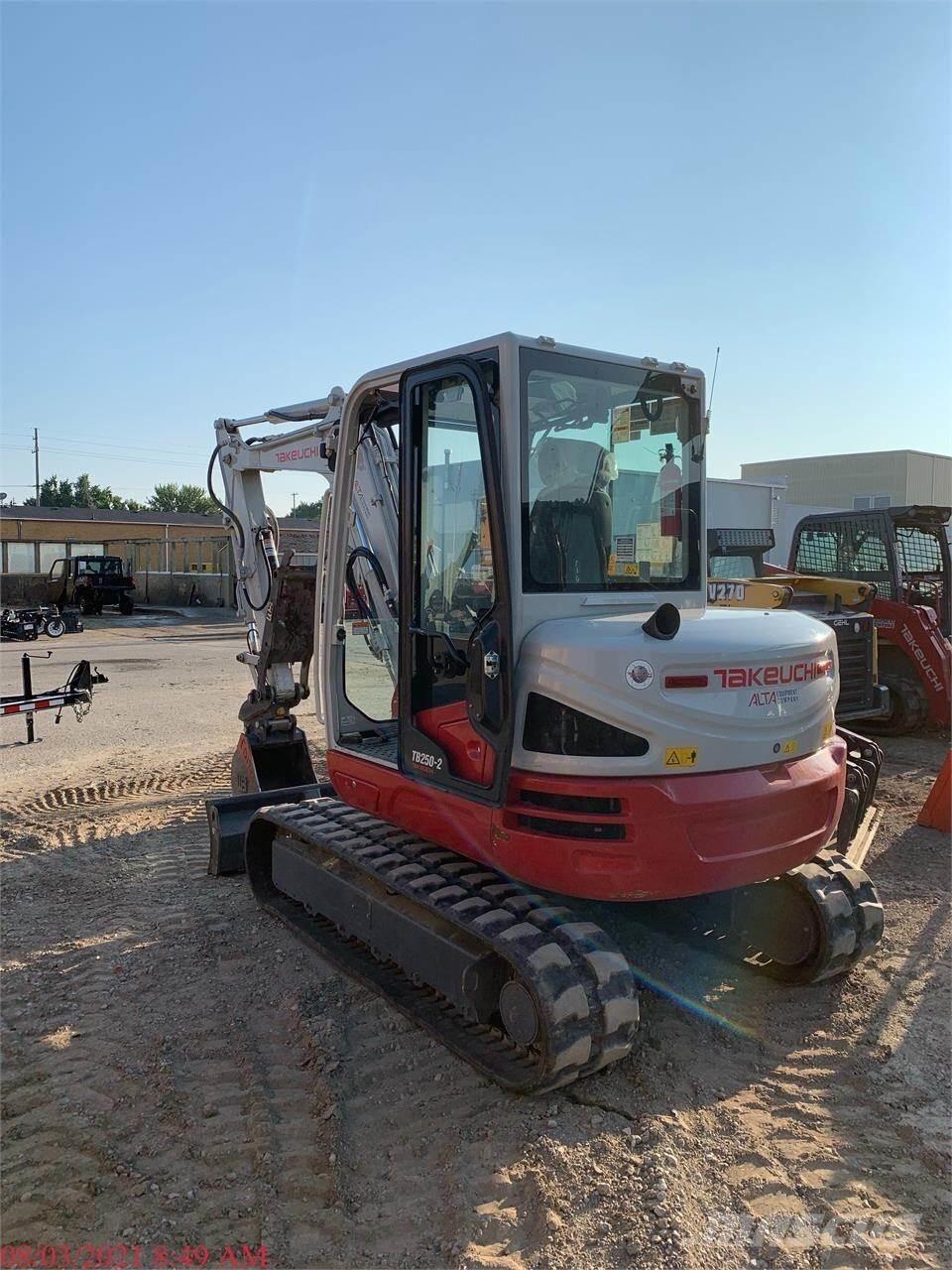 Takeuchi TB250-2 Mini kotrók < 7t