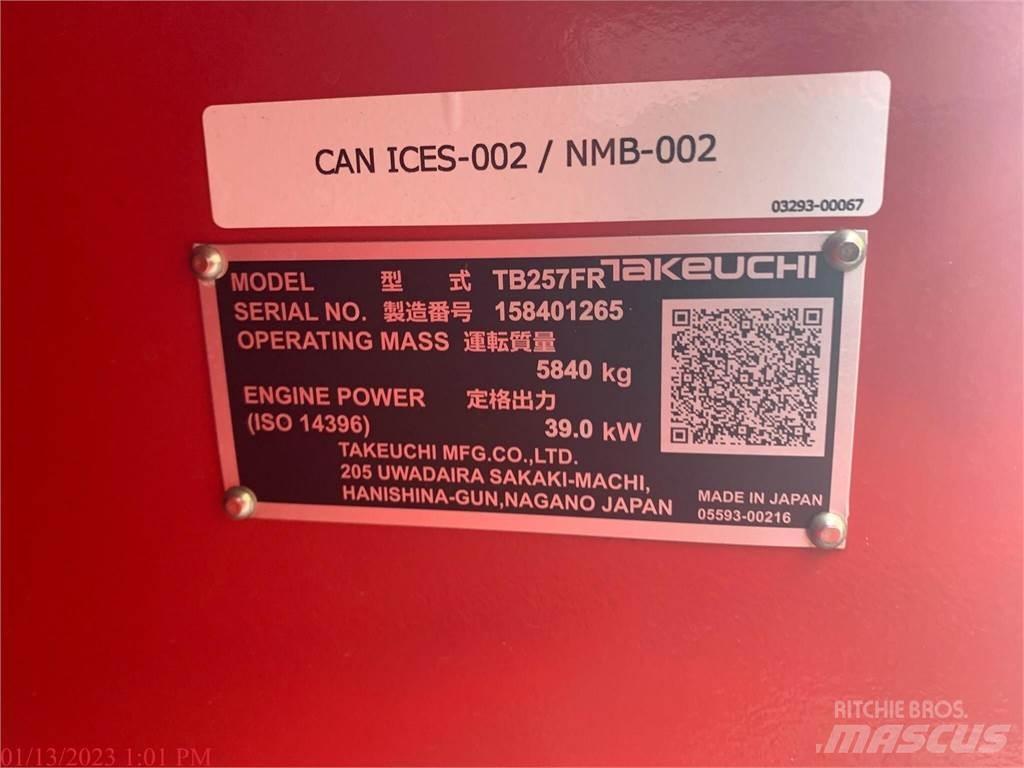Takeuchi TB257FR Lánctalpas kotrók
