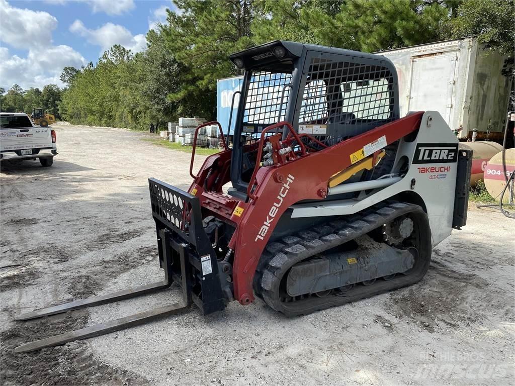 Takeuchi TL8R2 Kompaktrakodók