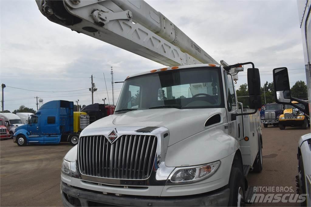 Terex HRX55 Teherautóra szerelt emelők és állványok