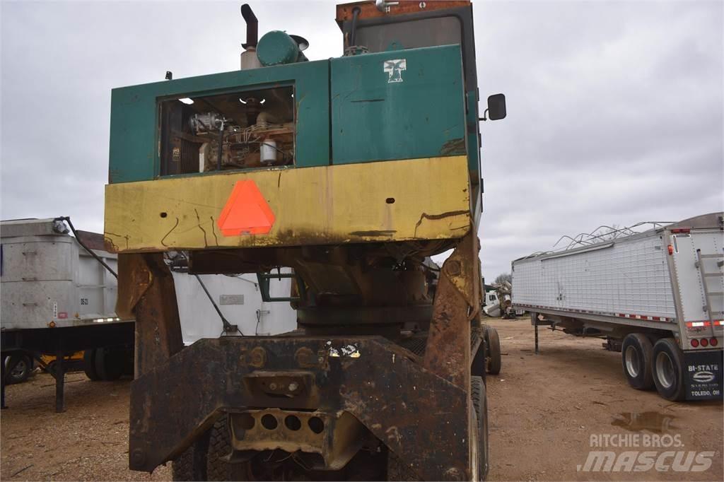 Timberjack 330 Erdészeti pótkocsik