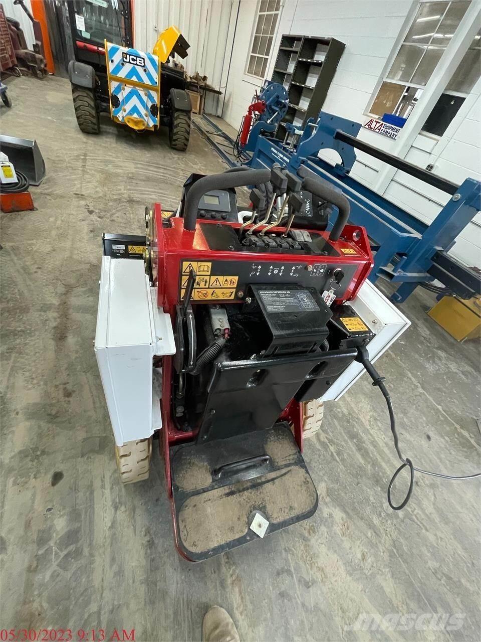 Toro E-DINGO 500 Kompaktrakodók