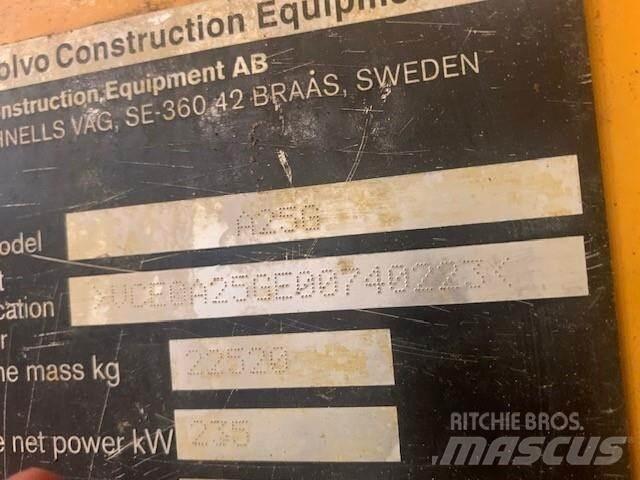 Volvo A25G Vízszállító teherautók